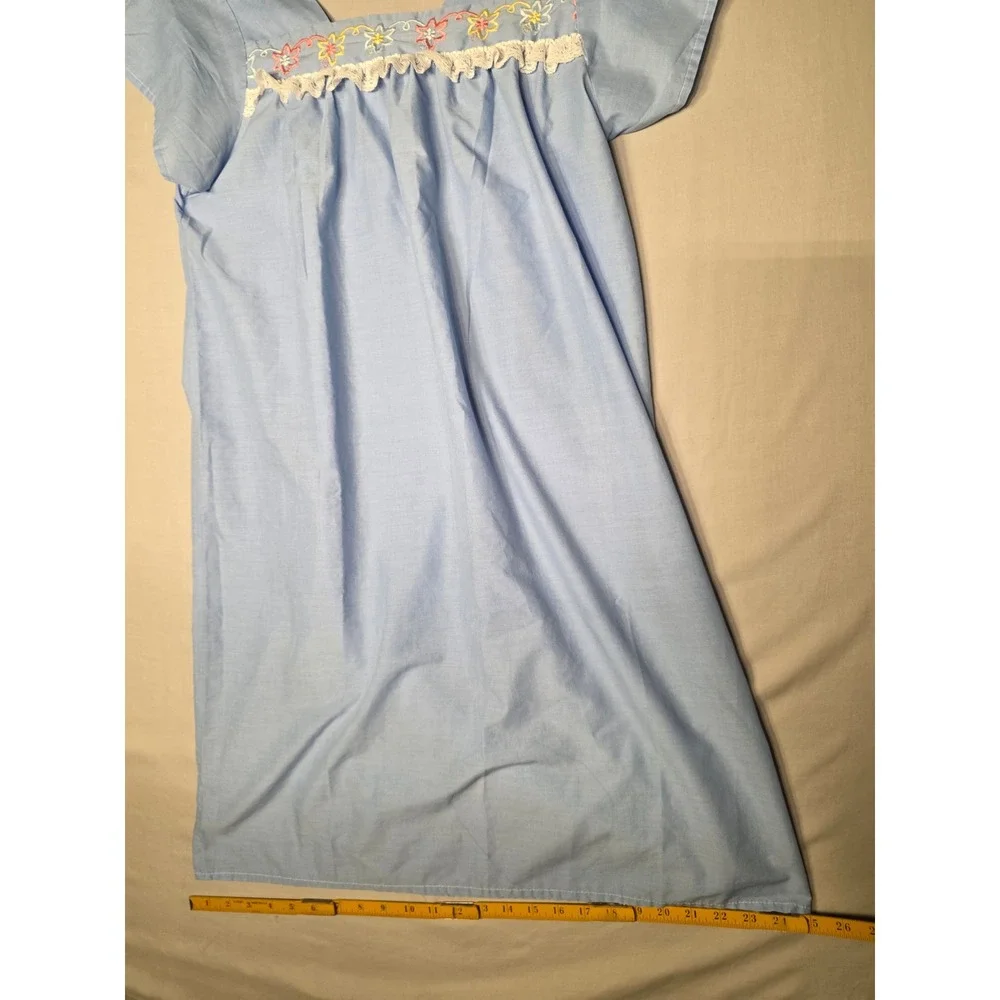Vintage Cozeez by Haband Blue Floral Embroidered Lace Trim Nightgown Medium H-49